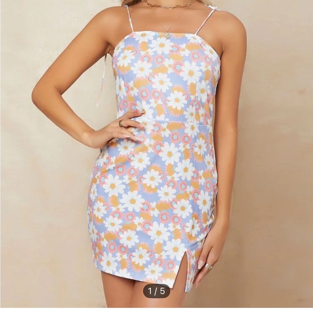 Floral mini dress!